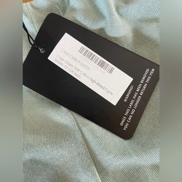 NWT Pretty Little Things Biker Shorts Green US Size 8 - Picture 7 of 10